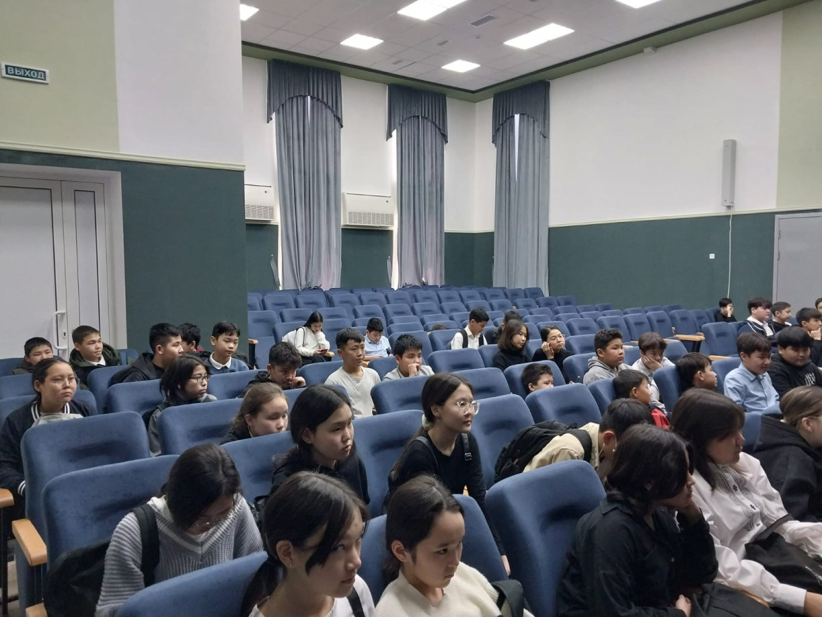 Постер к социальной практике: МОБУ "Троицкая СОШ", название киноурока: "Пять дней", День как маленькая жизнь, социальный педагог Зоя Бармагнанова.