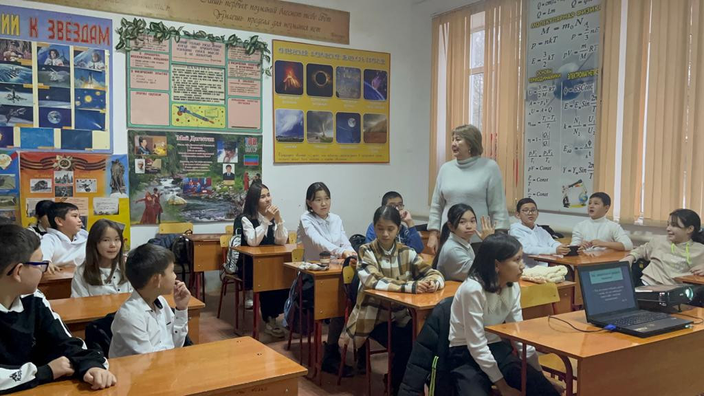 Постер к социальной практике: Социальная практика"Добрые сердца" Страна Россия,МКОУ "Терекли-Мектебская СОШ имени Кадрии" 7 класс.Просмотр фильма" Воин света"