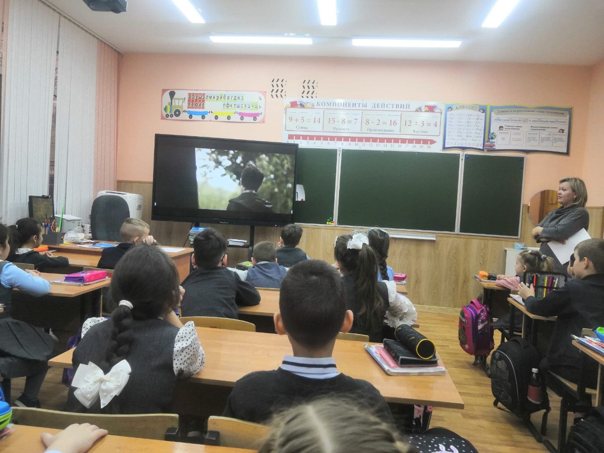 Постер к социальной практике: Помогать-это хорошо!