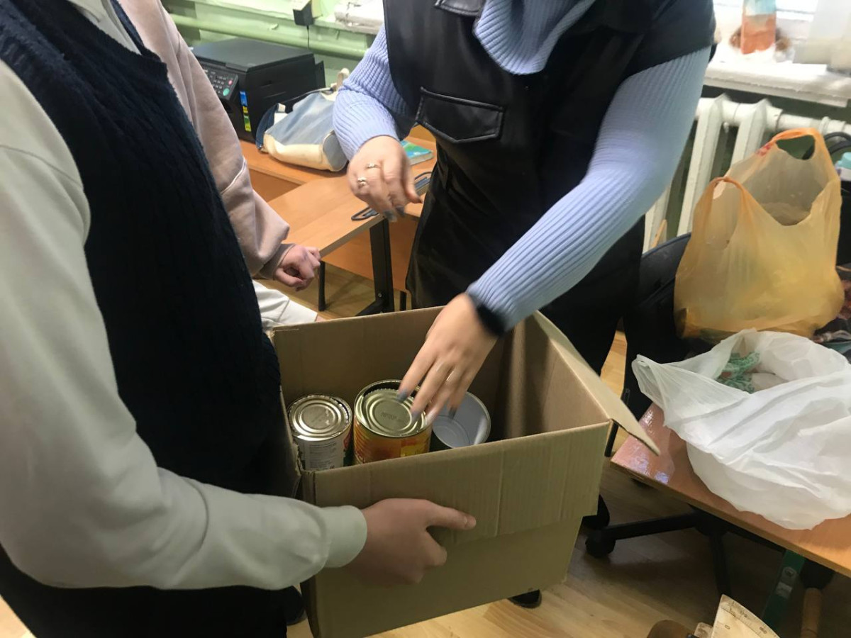Постер к социальной практике: Собираем банки для окопных свечей