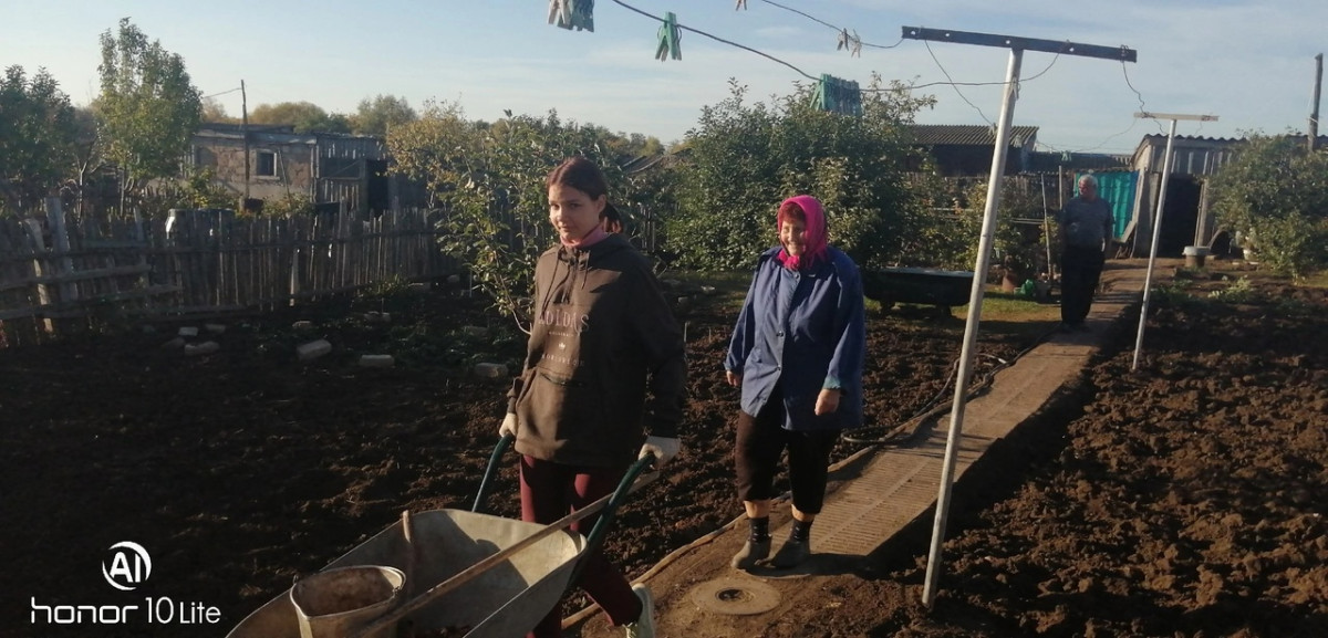 Постер к социальной практике: Помощники