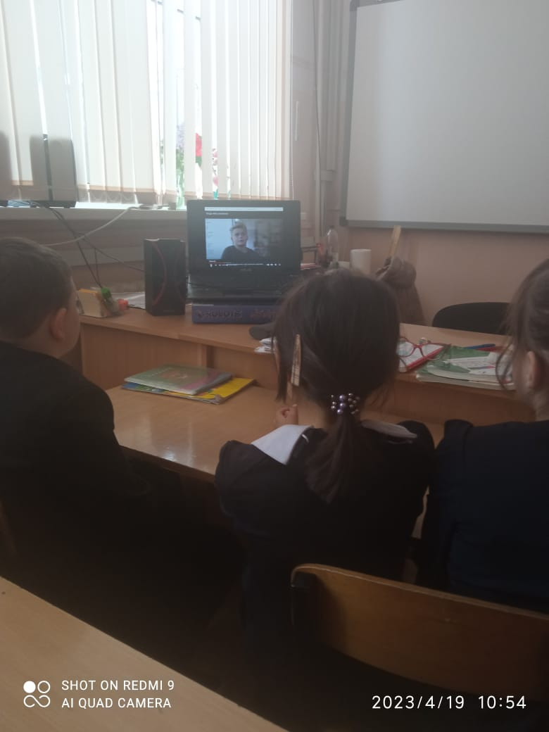 Постер к социальной практике: Когда небо улыбается