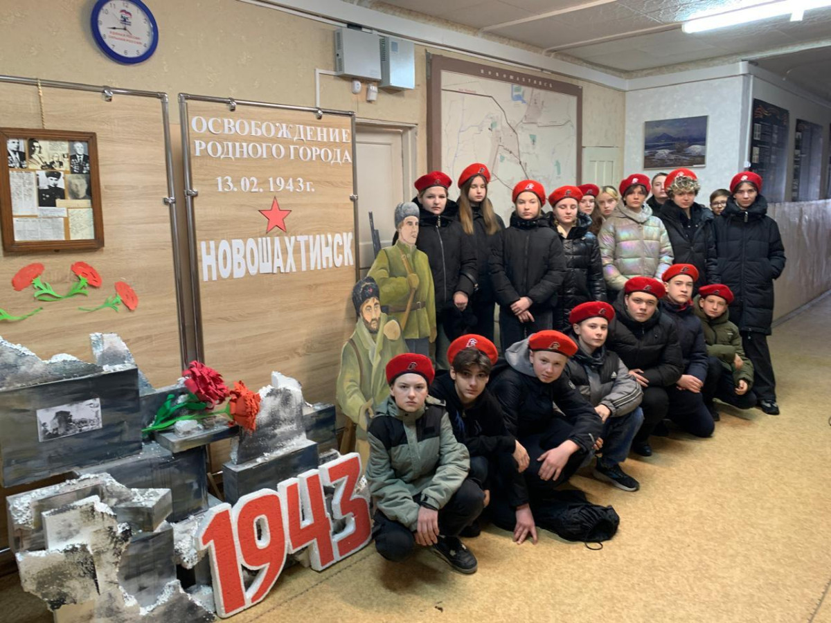 Постер к социальной практике: "Знаменитые и почетные люди нашего города"