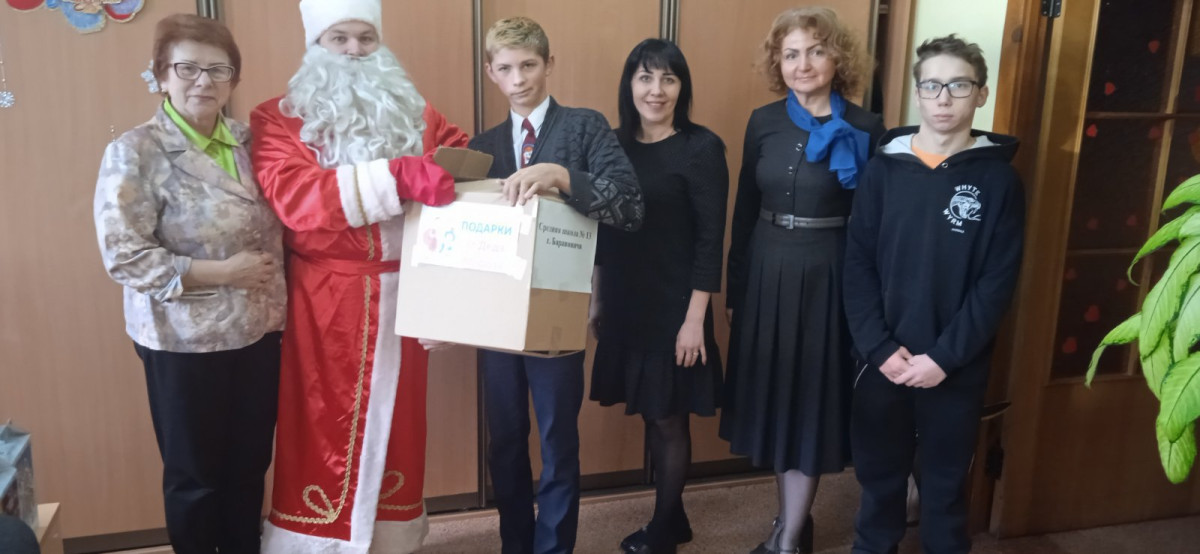 Постер к социальной практике: Новый год - это время чудес !