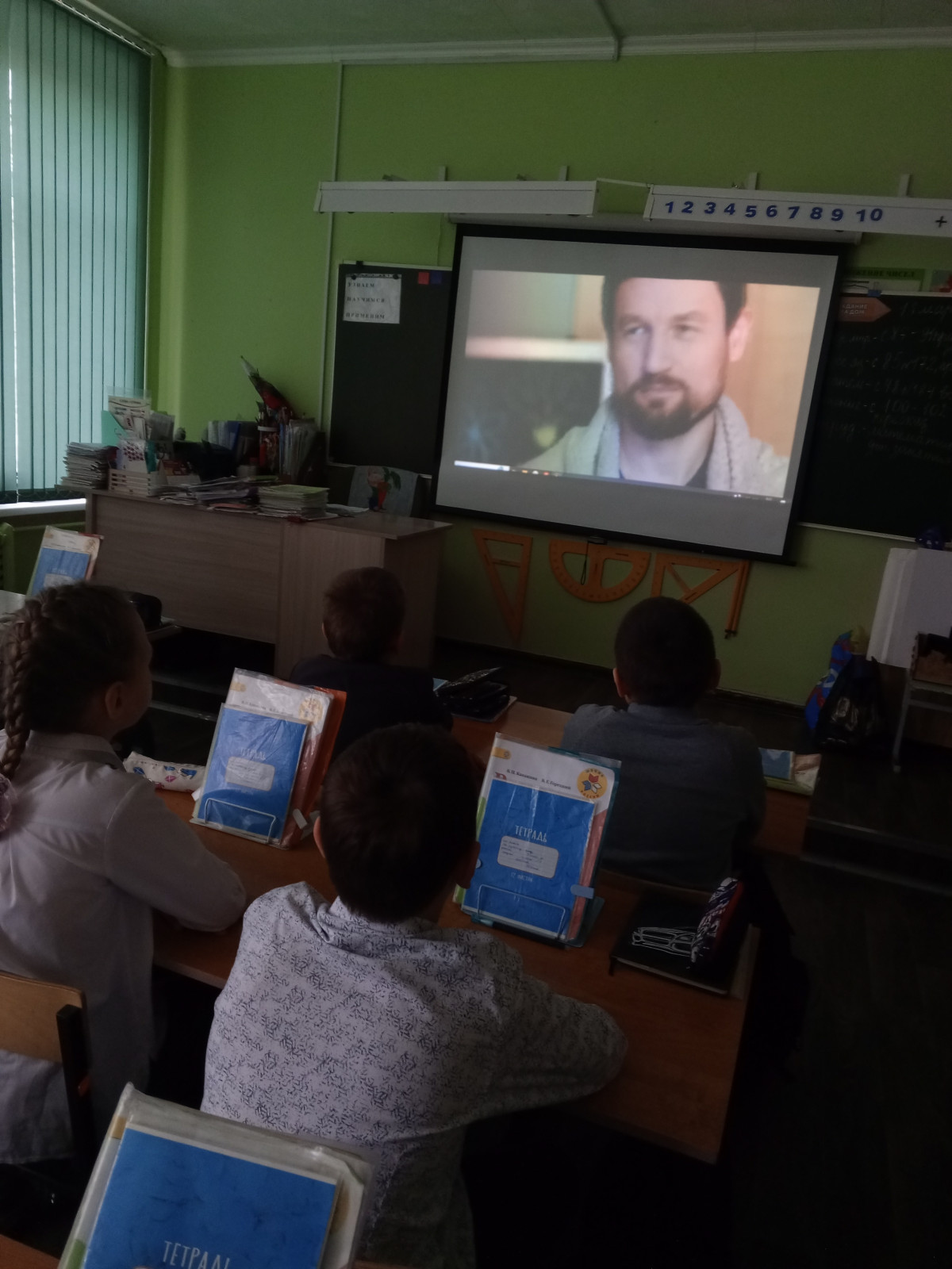 Постер к социальной практике: КТД «Дети, что цветы: уход любят»