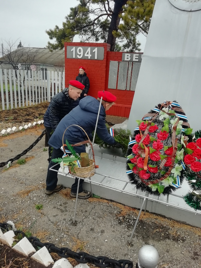 Постер к социальной практике: Чтим память героев