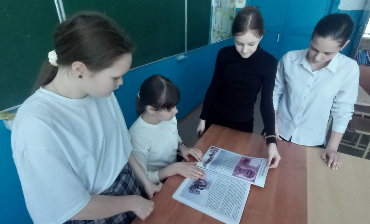 Постер к социальной практике: Время героев