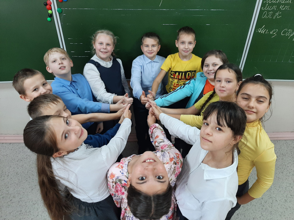 Постер к социальной практике: Игра "Искорка Добра"