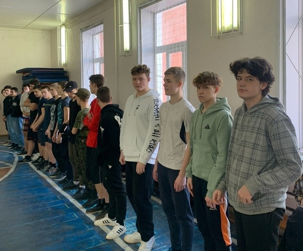 Постер к социальной практике: А, НУ-КА, ПАРНИ!