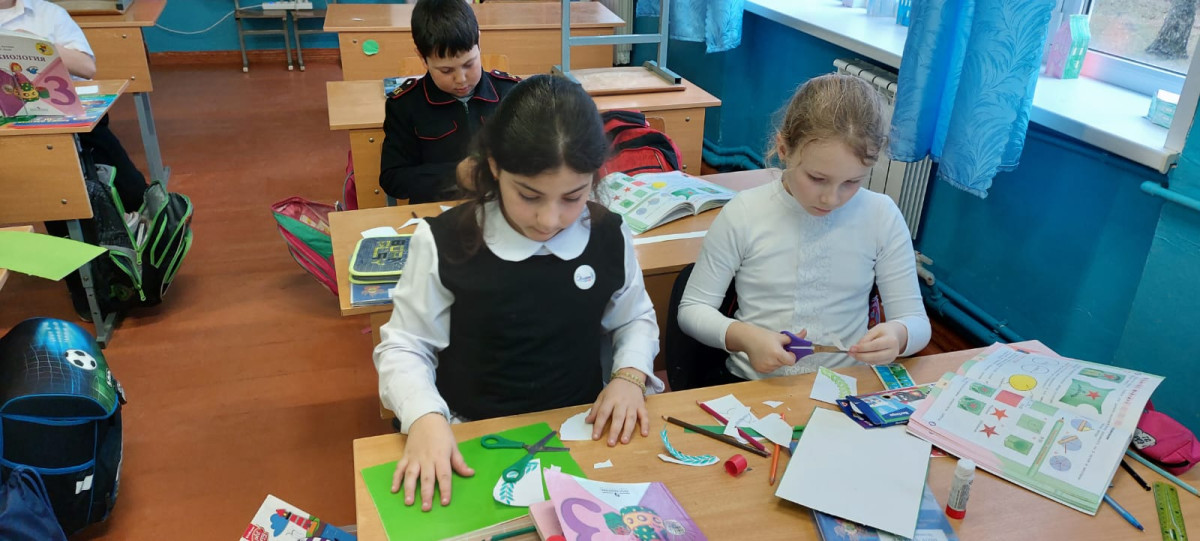 Постер к социальной практике: Защитник Отечества, тебя поздравляем!