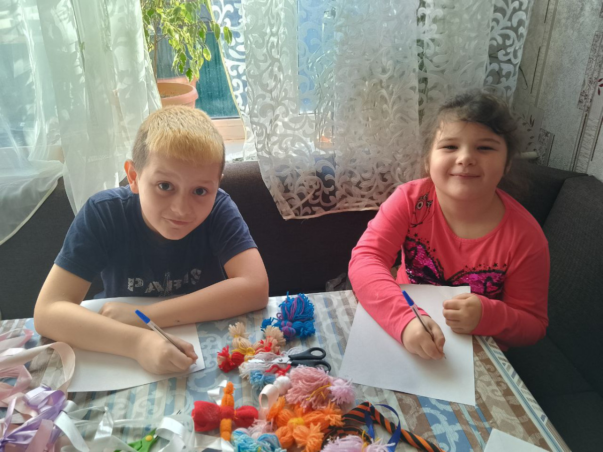 Постер к социальной практике: Твори добро и будь отзывчив.