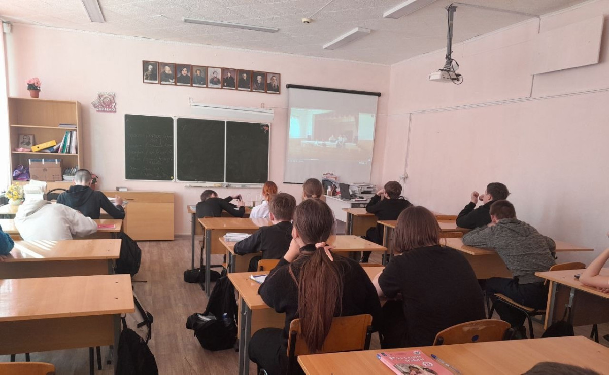 Постер к социальной практике: Подвиг женщин в Великую Отечественную Войну