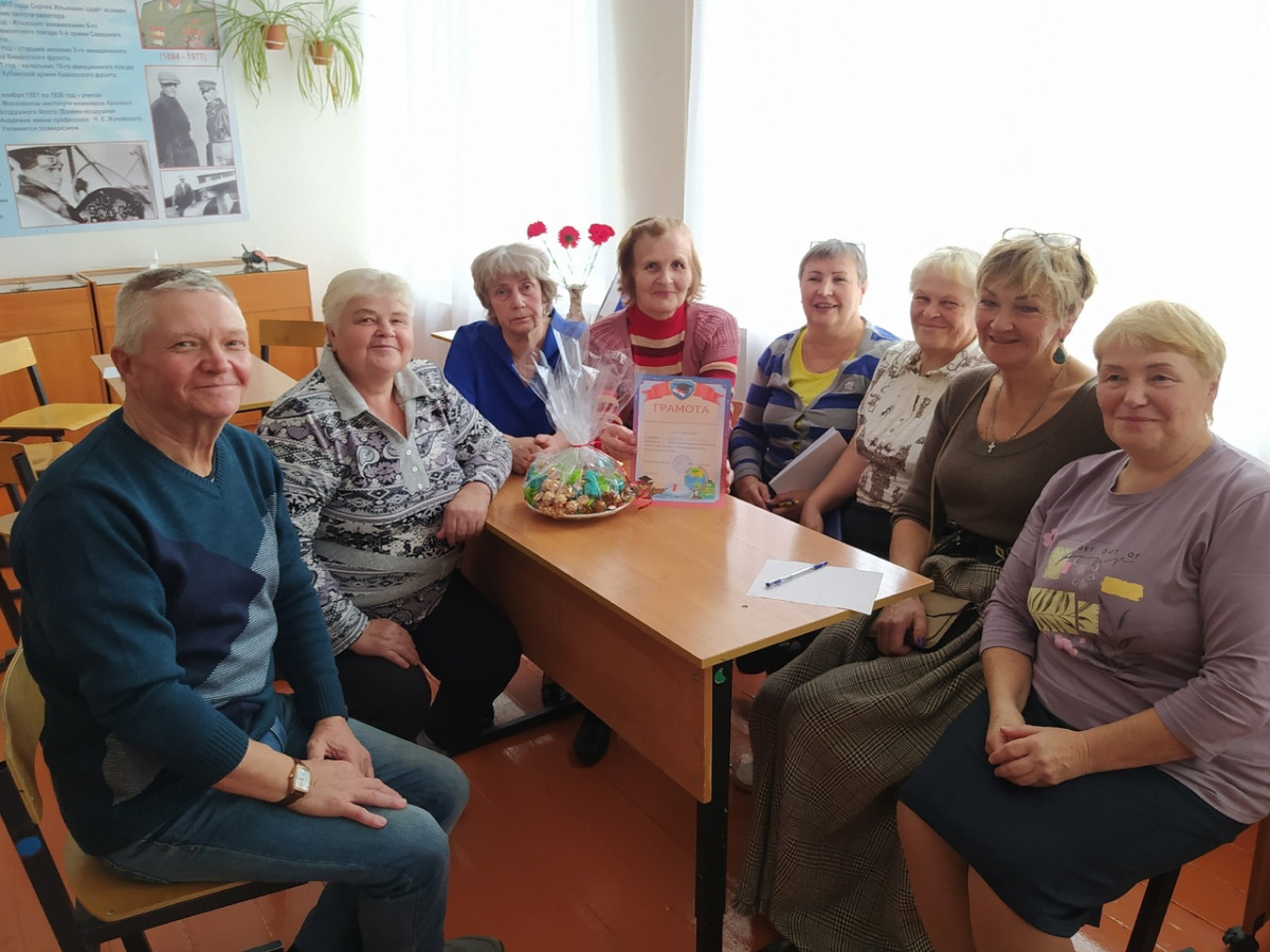 Постер к социальной практике: Поколения вместе...