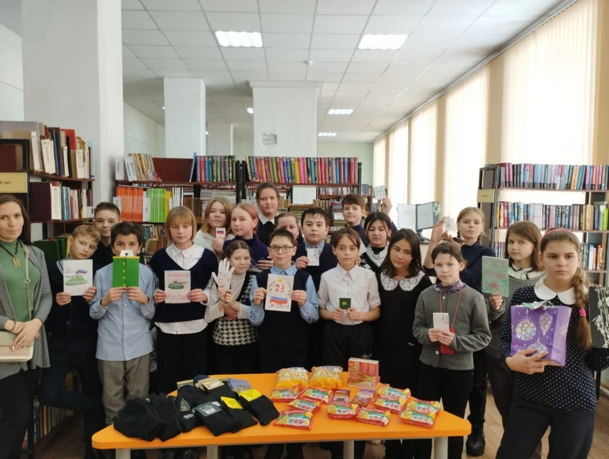 Постер к социальной практике: Открытка солдату, сбор гуманитарной помощи.