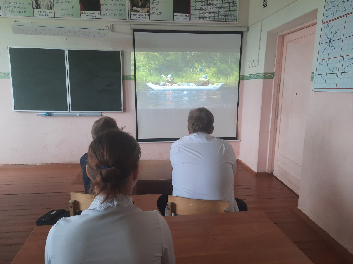 Постер к социальной практике: Ответственность каждого человека перед миром и человечеством