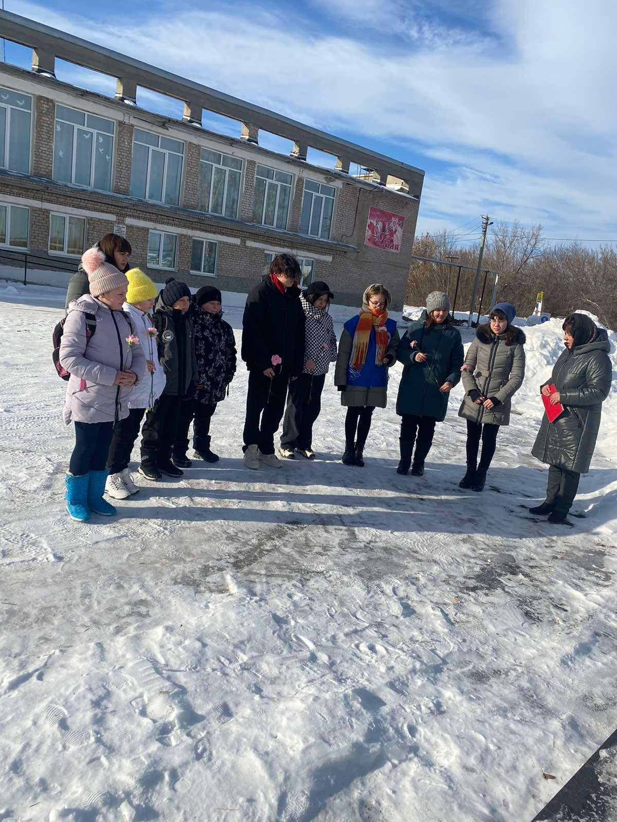Постер к социальной практике: Патриотизм.Чтим героев.