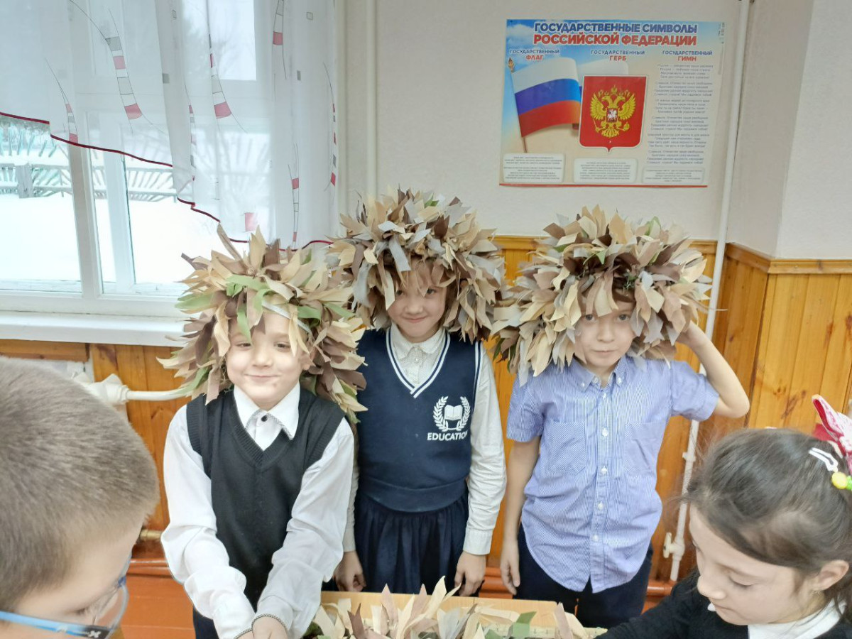 Постер к социальной практике: "Дети - защитникам"