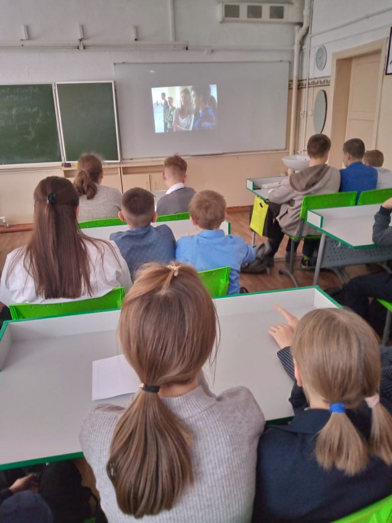 Постер к социальной практике: хорошие песни поют хорошие люди