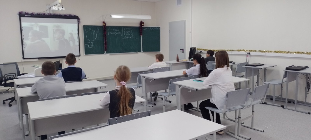 Постер к социальной практике: "Школьные ботаны"