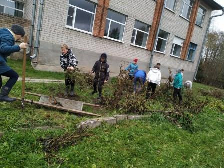 Постер к социальной практике: Коллективный труд значим для каждого человека