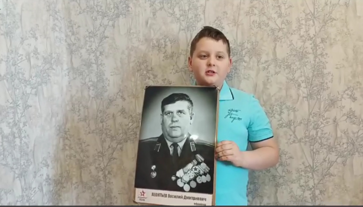 Постер к социальной практике: "На кого я хочу быть похож"