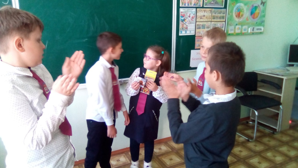 Постер к социальной практике: Дружба между одноклассниками