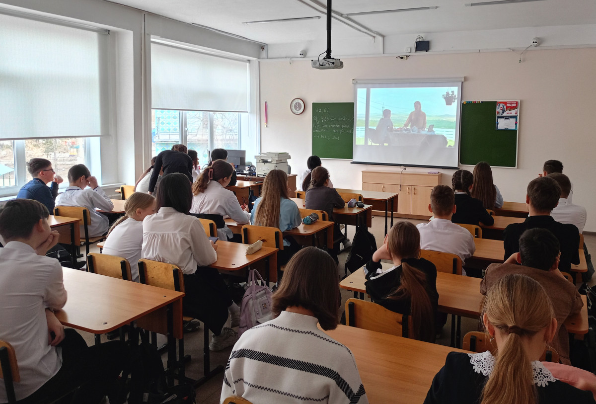 Постер к социальной практике: Мы - потомки отважных солдат.....