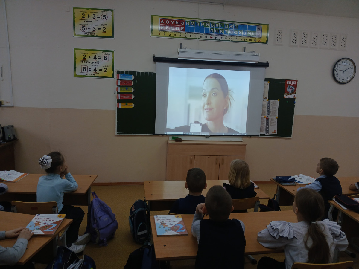 Постер к социальной практике: Герои  живут в нашей памяти.