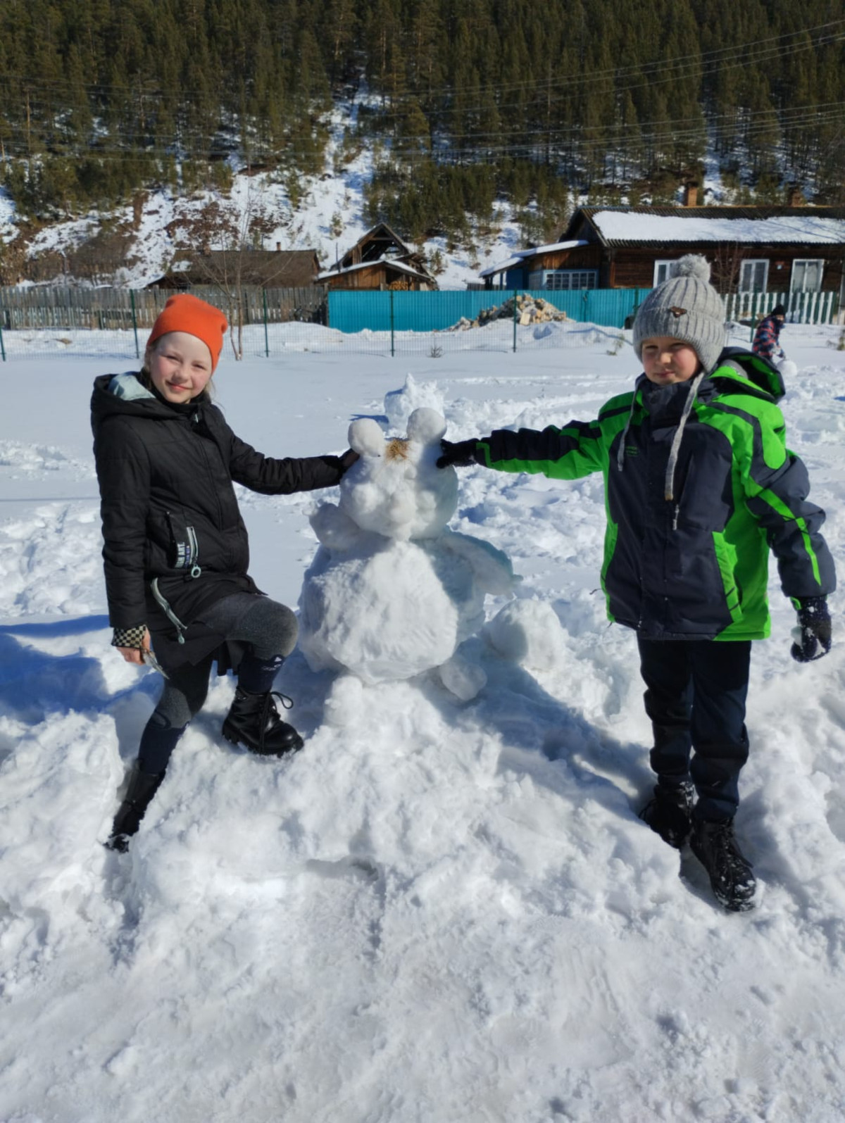 Постер к социальной практике: Кто не рад малому, тот не будет рад и большому.