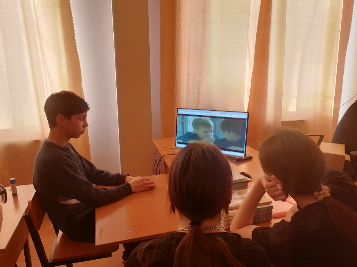 Постер к социальной практике: счастливые люди