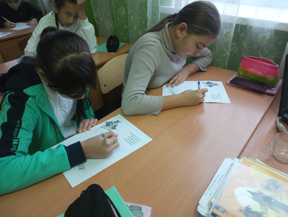 Постер к социальной практике: Истинное милосердие -это желание приносить пользу другим людям, не думая о вознаграждении