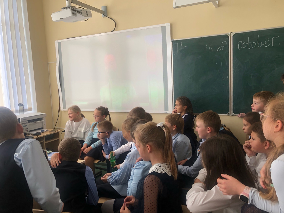 Постер к социальной практике: Уважение друг к другу и другим людям.