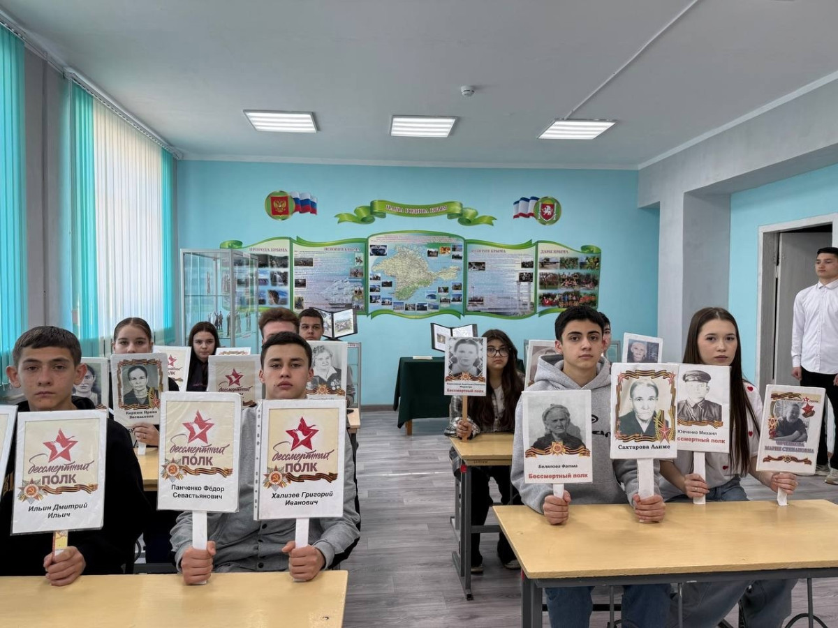 Постер к социальной практике: Подвиг живет в наших сердцах