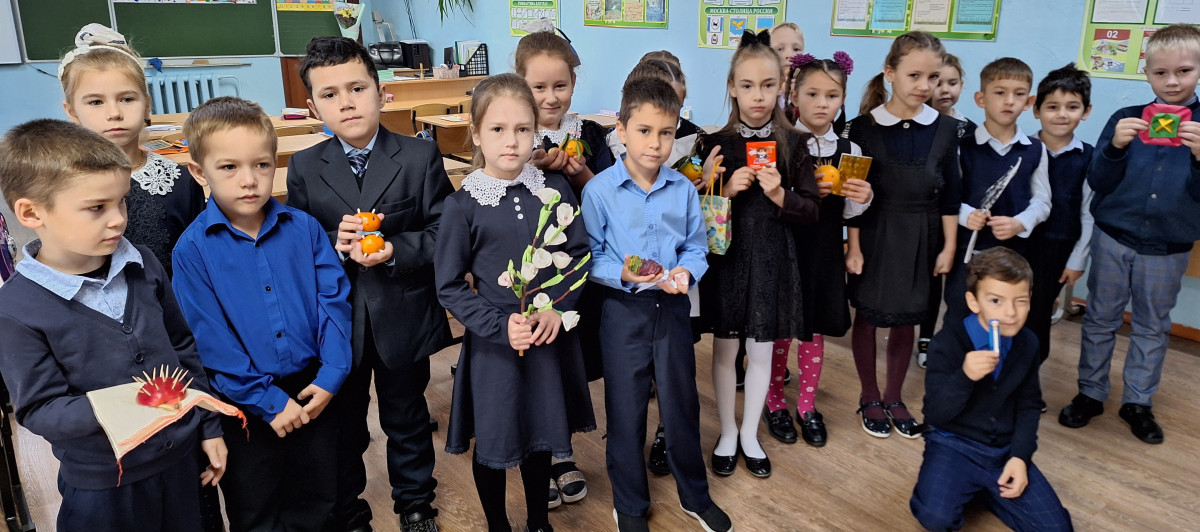 Постер к социальной практике: Дарите радость людям