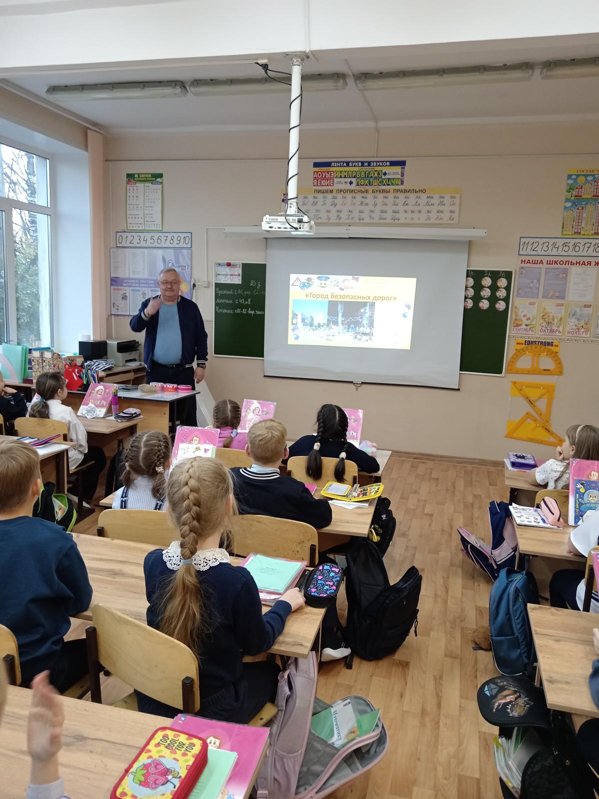 Постер к социальной практике: Чтим память предков