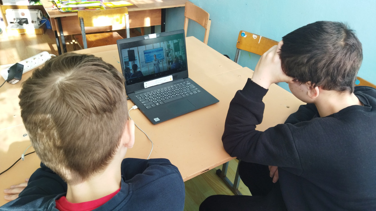 Постер к социальной практике: Открытка пожарному