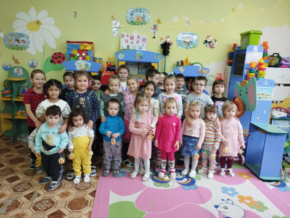 Постер к социальной практике: "Подарки для малышей"