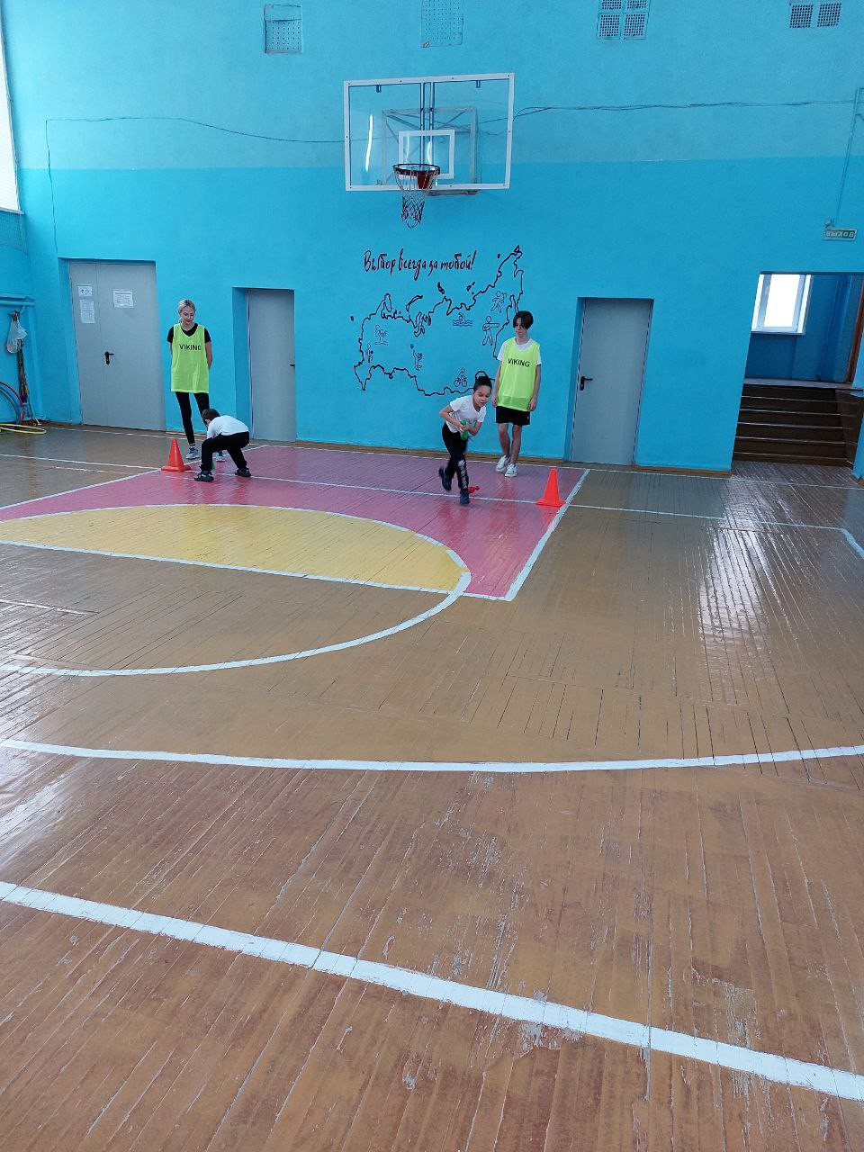 Постер к социальной практике: "Весёлые старты" для учащихся 1а
