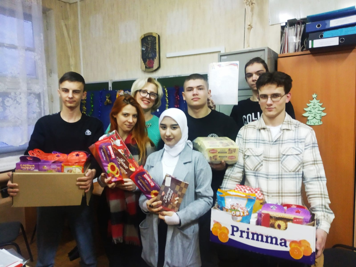 Постер к социальной практике: Поздравляем наших защитников!