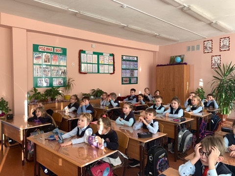 Постер к социальной практике: Просмотр фильма "Новогодние подарки"