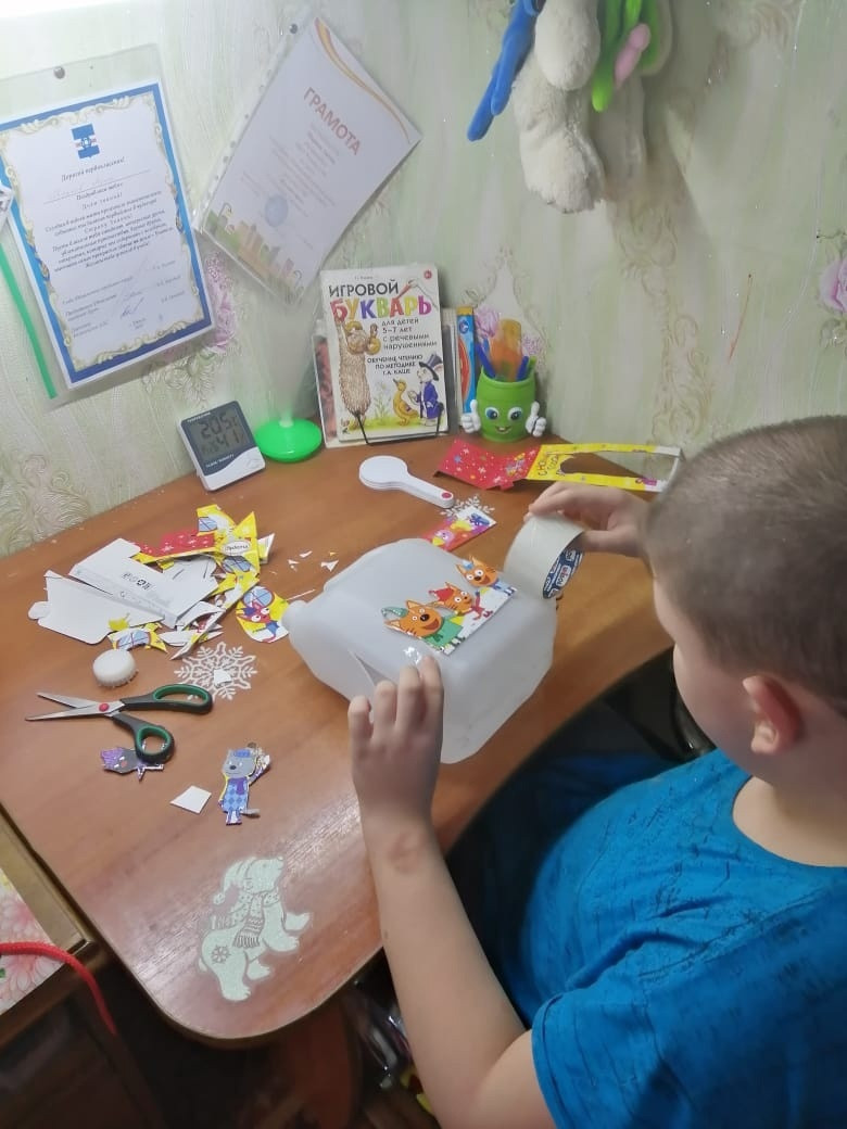 Постер к социальной практике: Поможем пернатым. Акция "Птичья столовая".