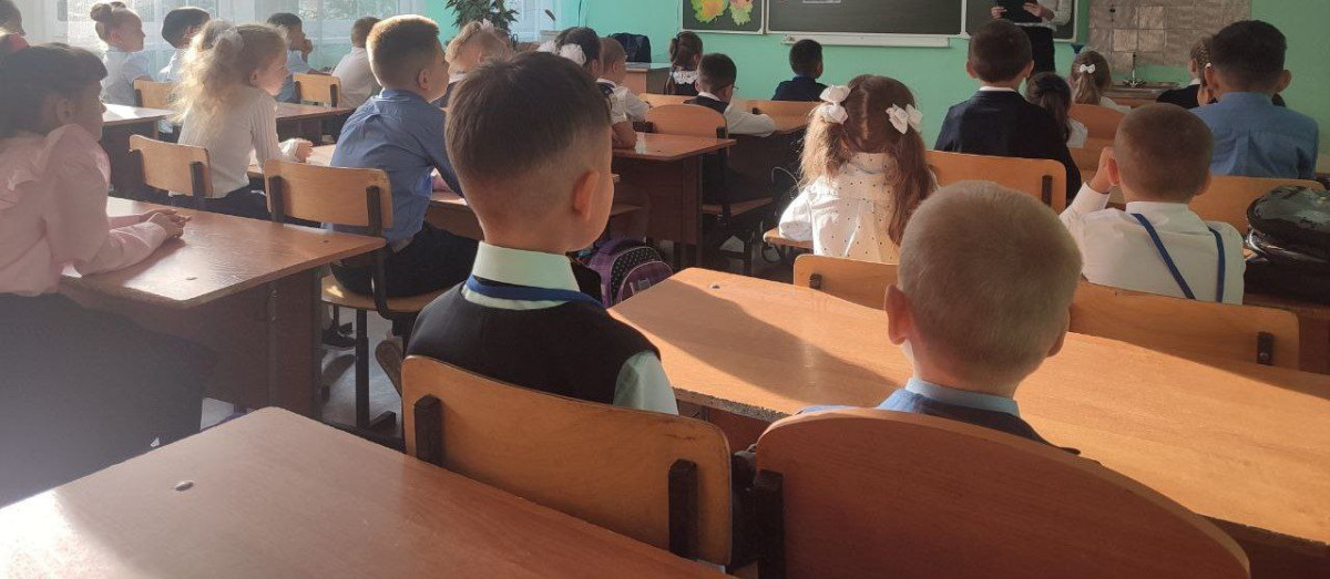 Постер к социальной практике: мы-одна семья!
