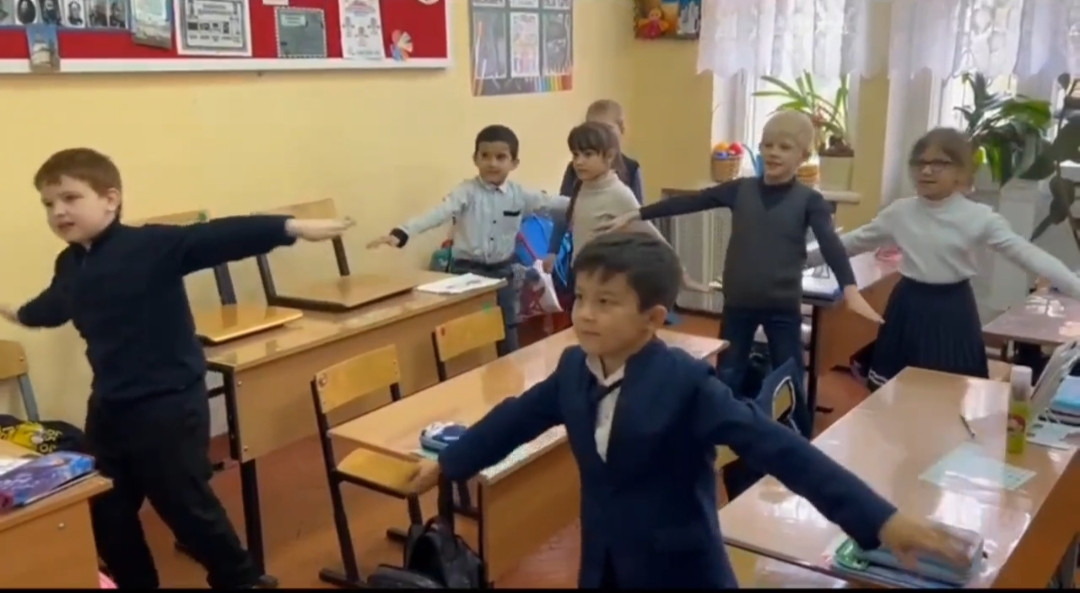 Постер к социальной практике: "Весёлая перемена"