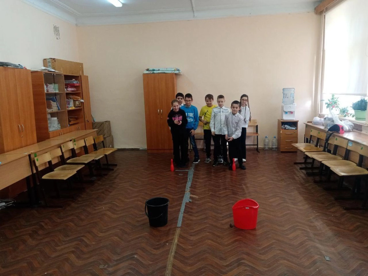 Постер к социальной практике: "Вместе мы всегда дружны"