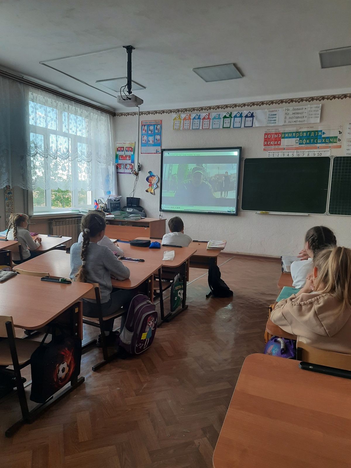 Постер к социальной практике: Будем брать пример!