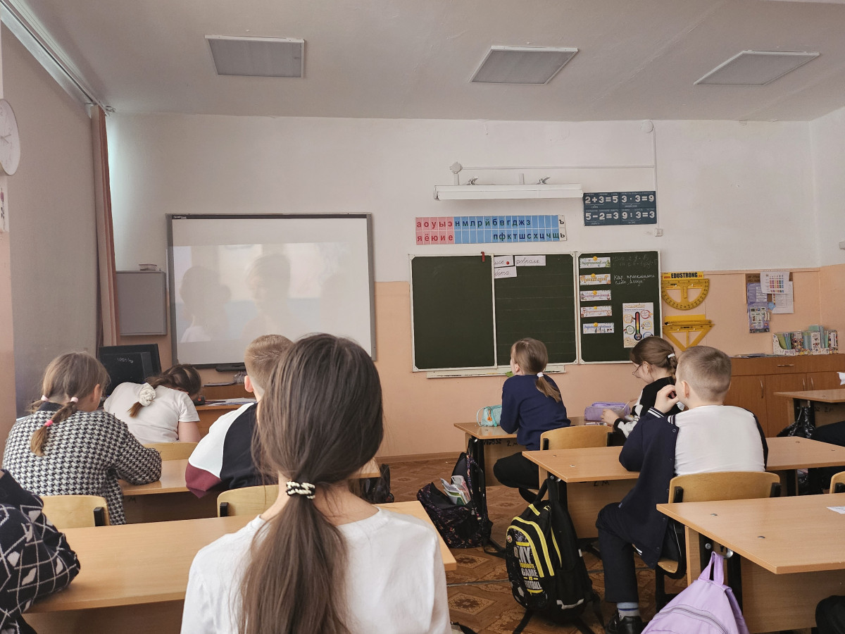 Постер к социальной практике: Маленькие защитники отечества