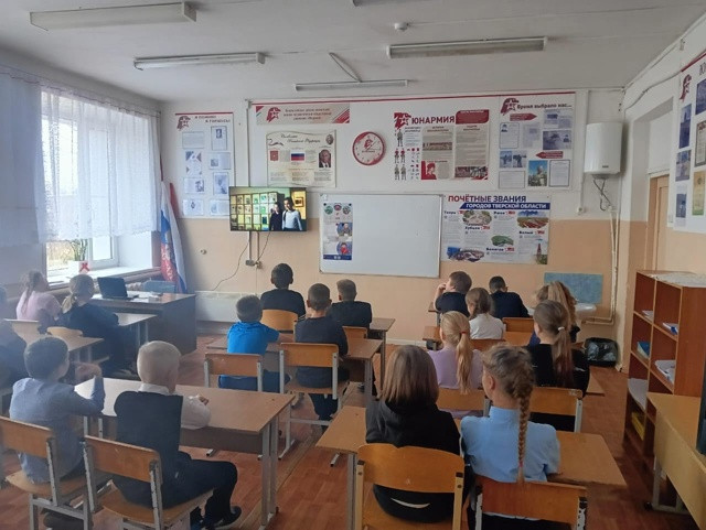 Постер к социальной практике: Взаимопомощь