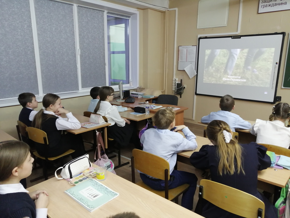 Постер к социальной практике: Самая счастливая жизнь- это жизнь прожитая для других.