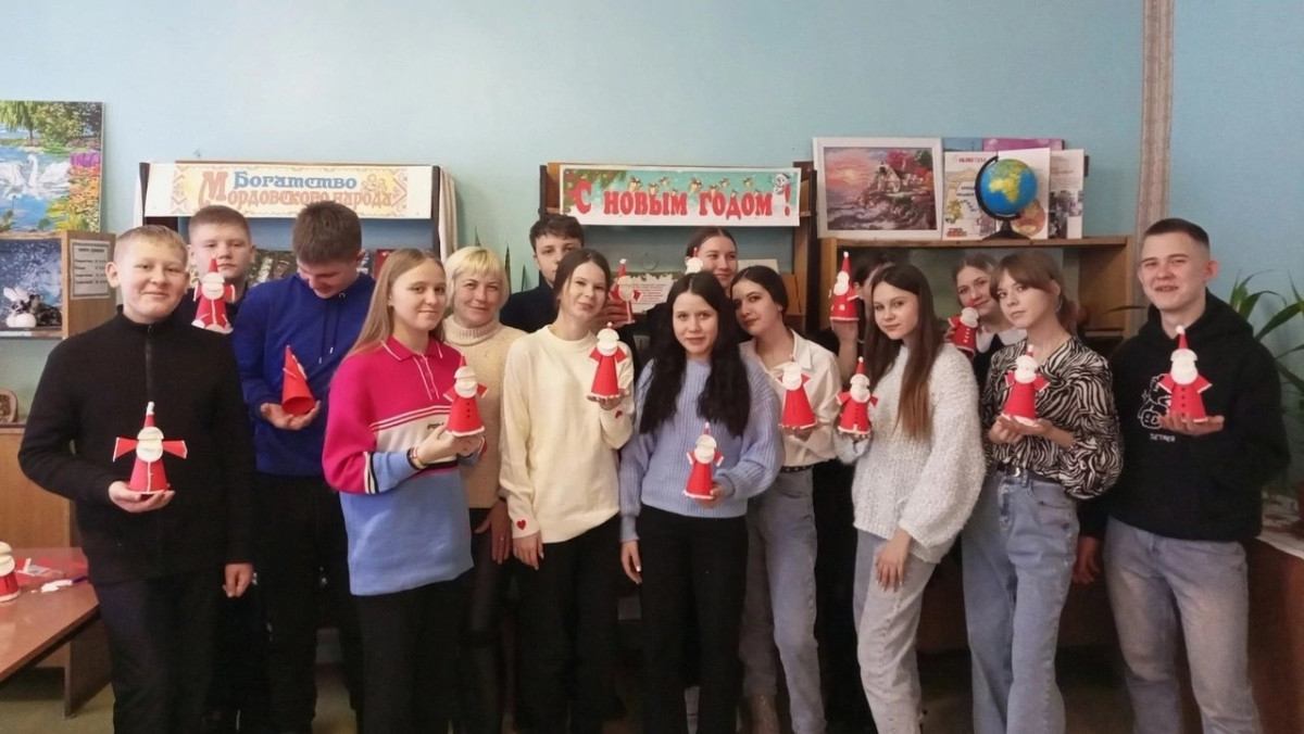 Постер к социальной практике: Новогодний подарок