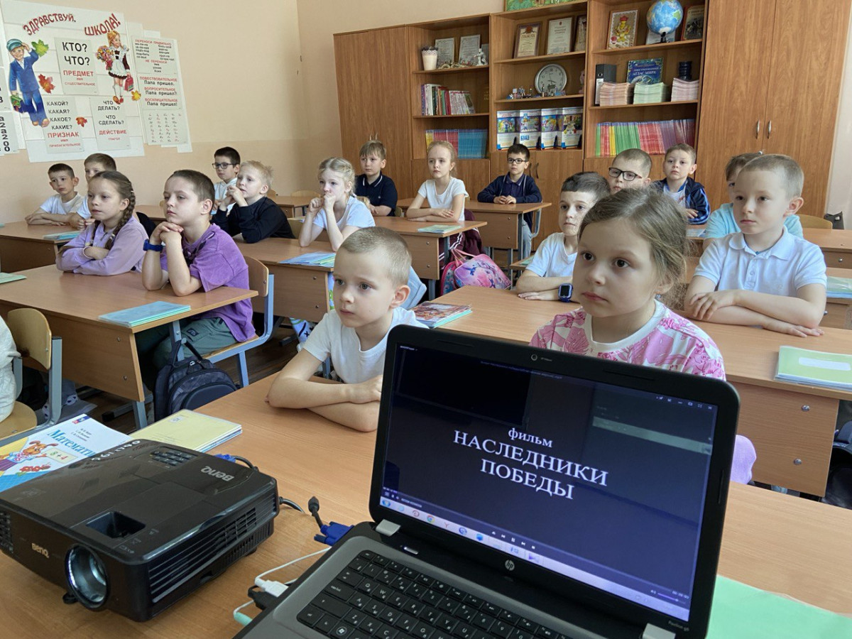 Постер к социальной практике: Цветы Победы